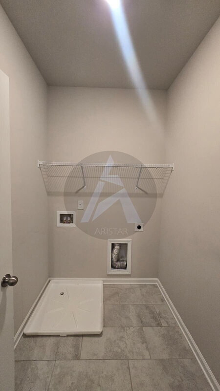 Building Photo - 209 Commons Ave