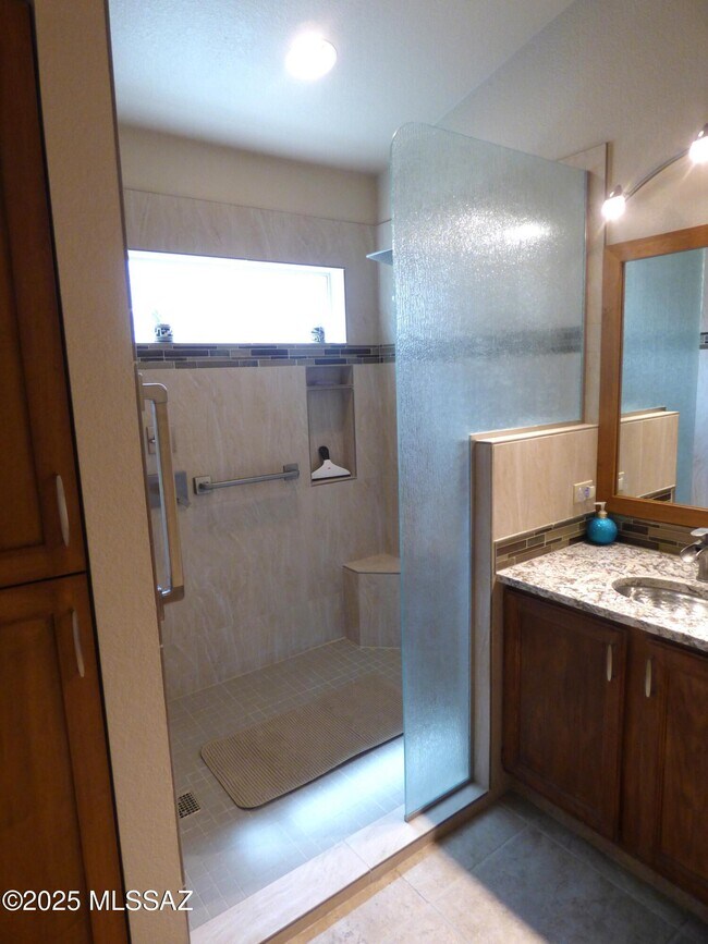 Building Photo - 14274 N Trade Winds Way