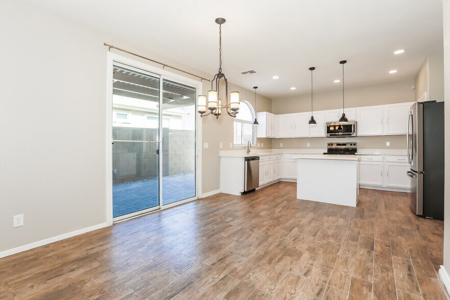 Building Photo - 1130 E Coppola St