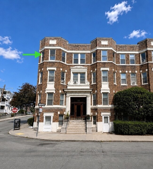 Building Photo - 15 Colborne Rd