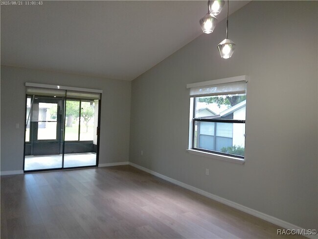 Building Photo - 1870 Arrowwood Ln