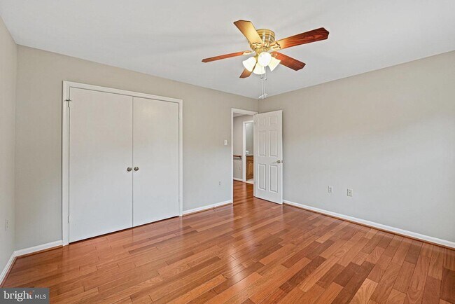 Building Photo - 9760 Hatmark Ct
