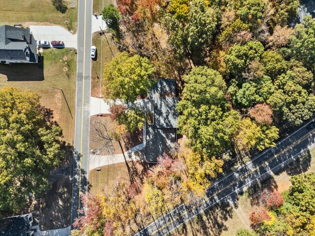 Building Photo - 8625 Cedarbrook Dr