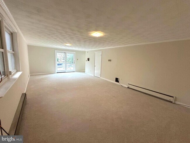 Building Photo - 4037 Olney Laytonsville Rd