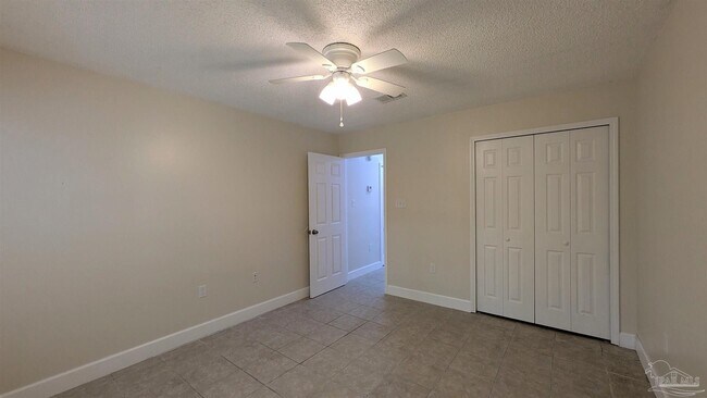Building Photo - 8264 Continental Dr