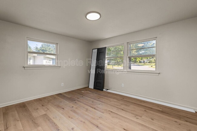 Building Photo - 1395 St Jean St