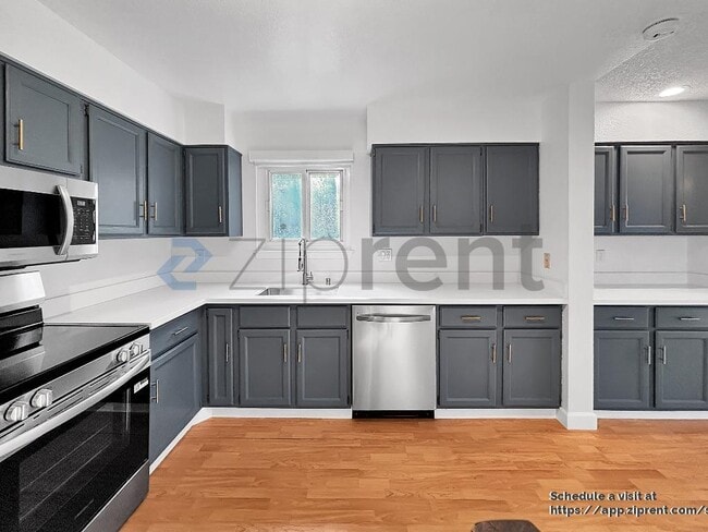 Building Photo - 320 Barbara Ln