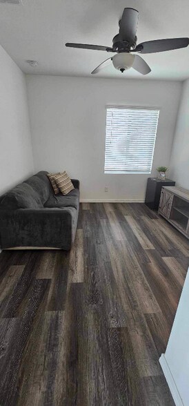 Building Photo - 4806 S 118th Ave