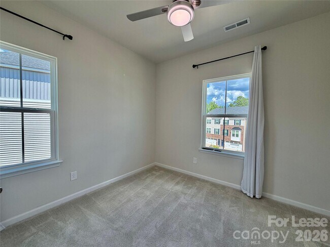 Building Photo - 2662 Grantham Place Dr