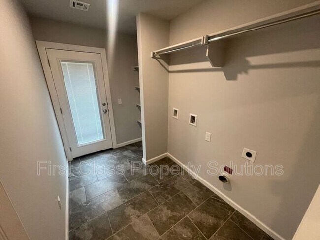 Building Photo - 19917 Forsythe Dr