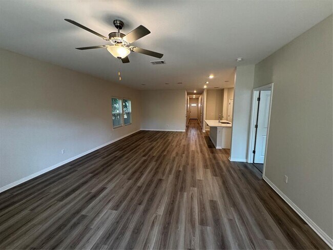 Building Photo - 905 Copper Frond Way
