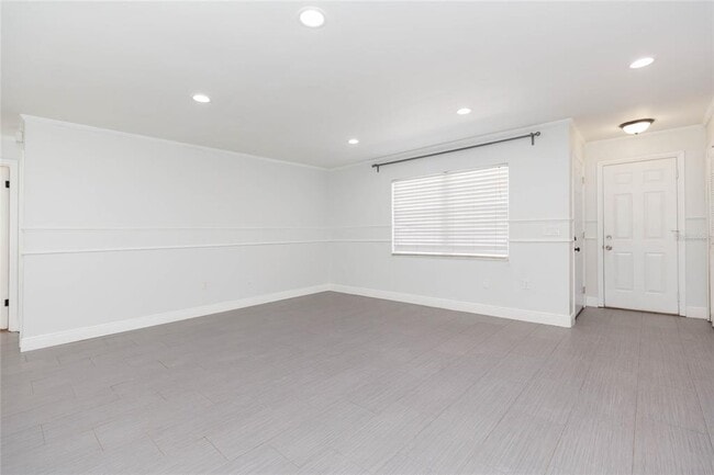 Building Photo - 2307 Lincoln Ct