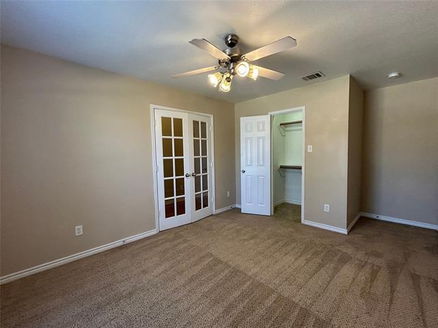 Building Photo - 205 Carriage Dr