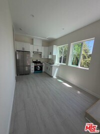 Building Photo - 10399 Rubio Ave