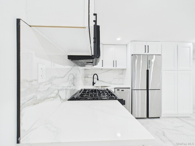 Building Photo - 1770 Pacific St