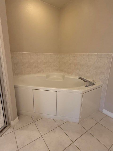 Building Photo - 1739 N Dovetail Dr