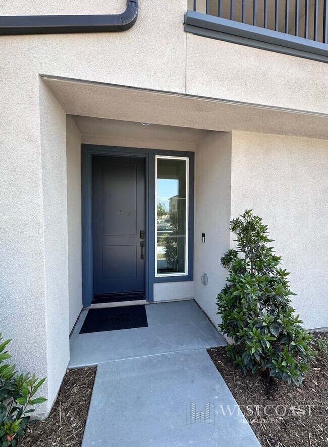Building Photo - Modern Eastvale Home with Solar, EV Battery Backup & Resort-Style HOA Amenities