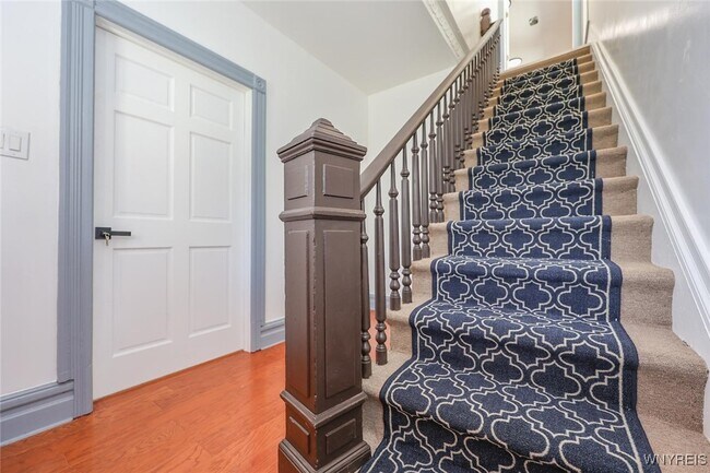 Building Photo - 30 Glenwood Ave