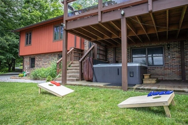 Building Photo - 1776 Beech Mountain Pkwy