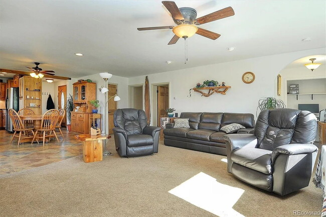 Building Photo - Amazing 2-Bedroom Home for Rent – Just 5 M...