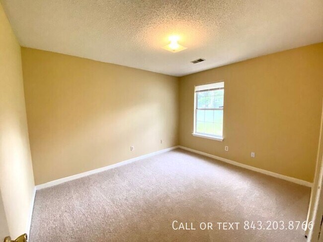 Building Photo - 106 Eaton Way