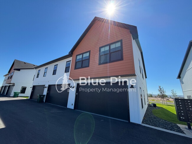 Building Photo - 5133 Beach Dr