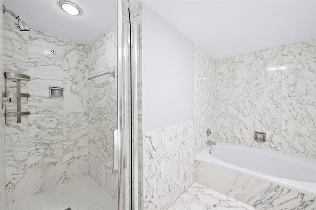 Building Photo - 5000 N Ocean Blvd