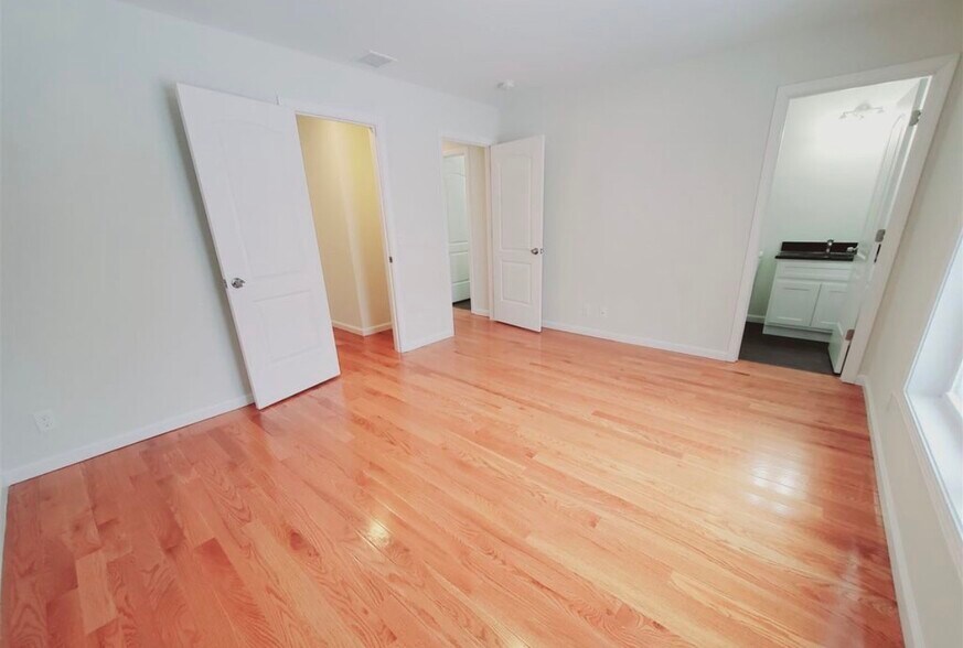 Building Photo - 840 Seaview Ave