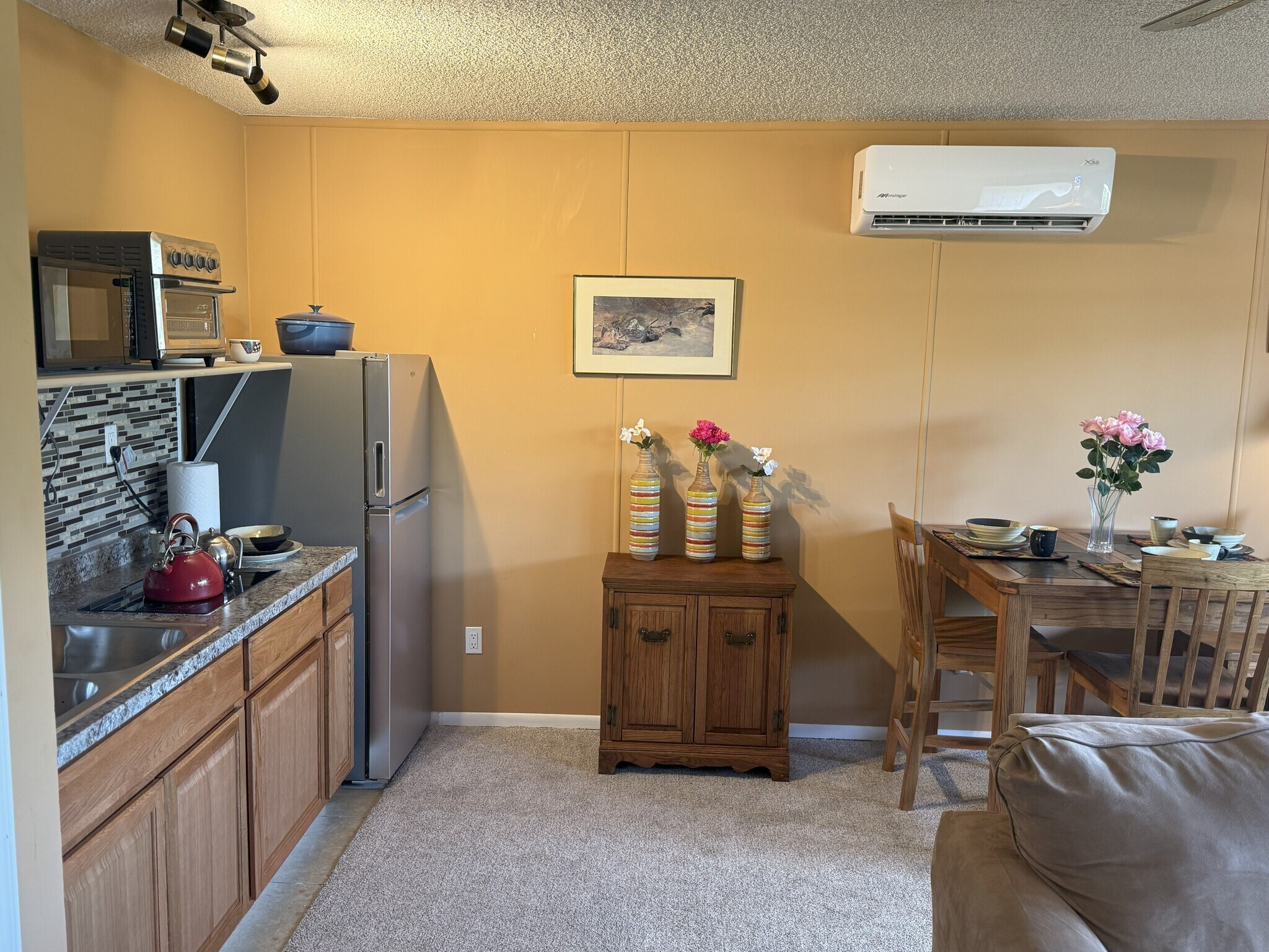 Guest Quarters Kitchenette - 150 E Los Mangos