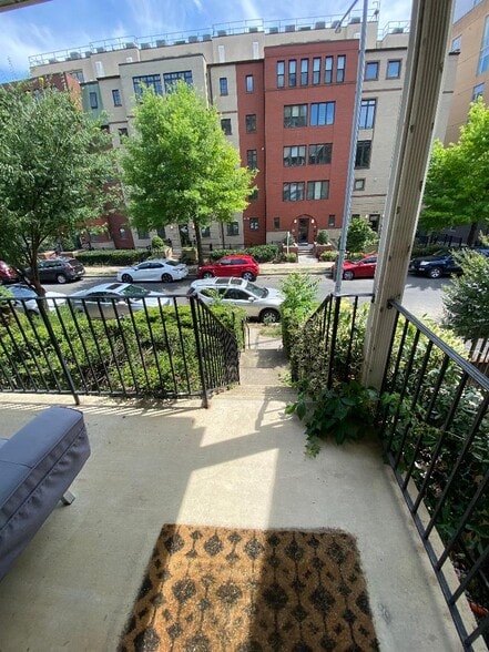 Building Photo - 1327 Belmont St NW
