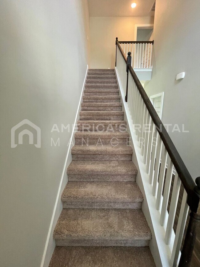 Building Photo - 298 Shiloh Creek Dr