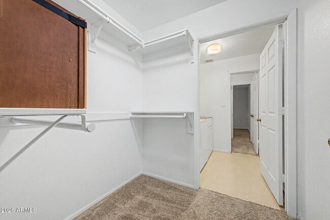 Building Photo - 709 S Power Rd