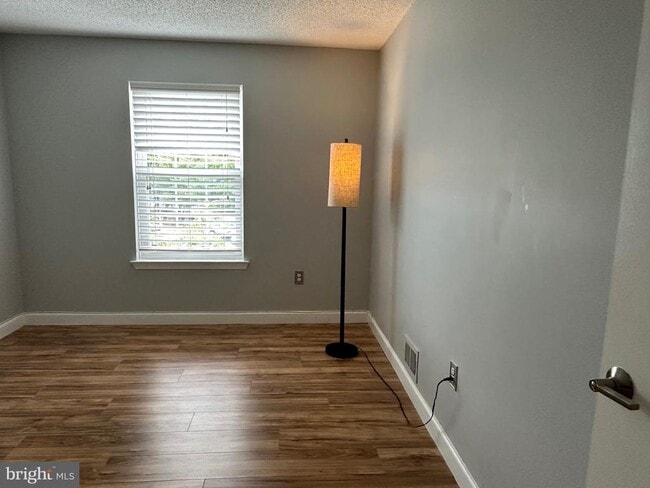 Building Photo - 64 Versailles Ct