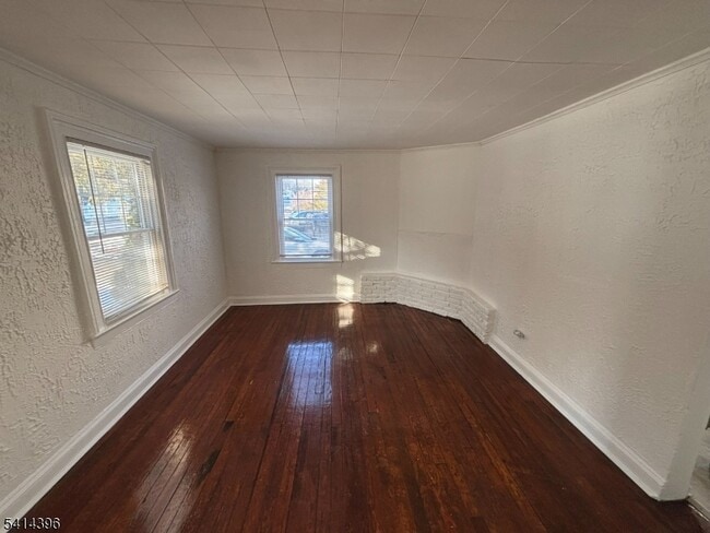 Building Photo - 86 Ringwood Ave