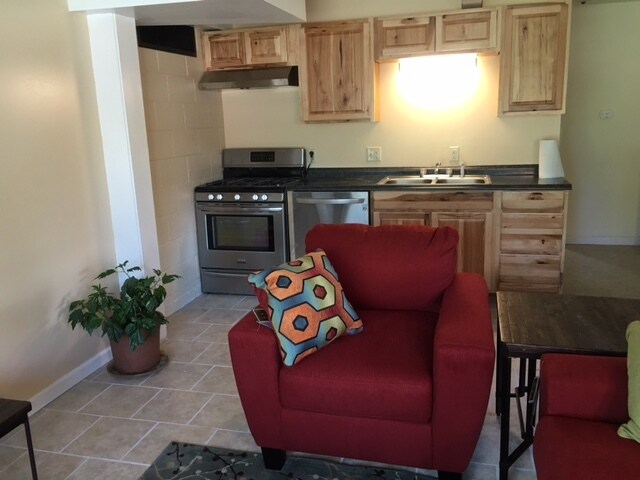 Building Photo - 138 Honness Ln