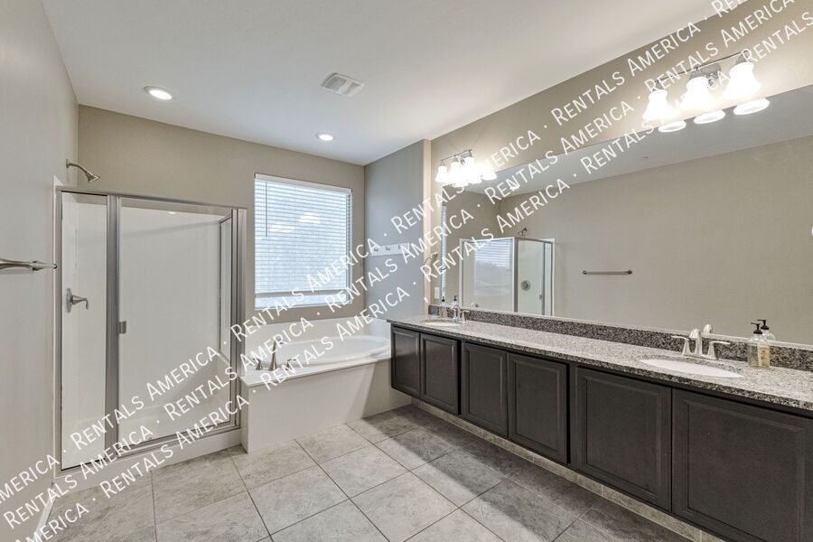 Building Photo - 11042 E Lone Pine Pl