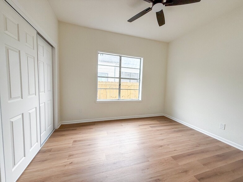 Building Photo - 242 Vine St