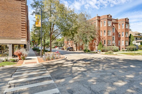 Building Photo - 847 S Humphrey Ave