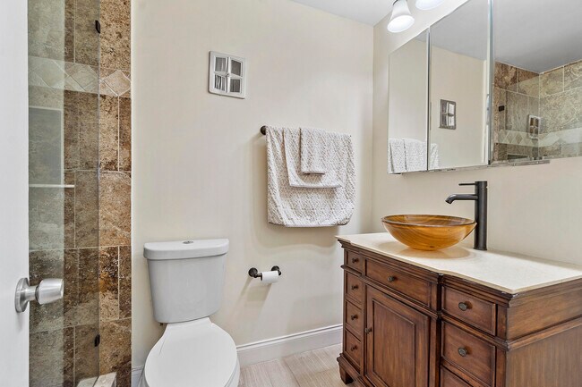 Building Photo - 250 S Ocean Blvd