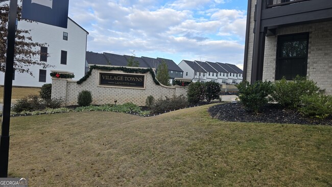 Building Photo - 115 Climbing Ivy Cir