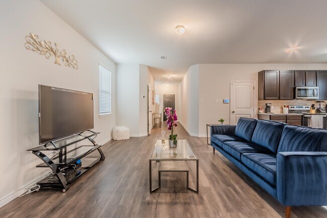Building Photo - 1441 Tall Pine Way