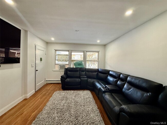 Building Photo - 765 Shore Rd