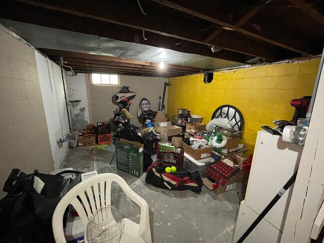 Building Photo - 4BR/2BA House close to Grandview