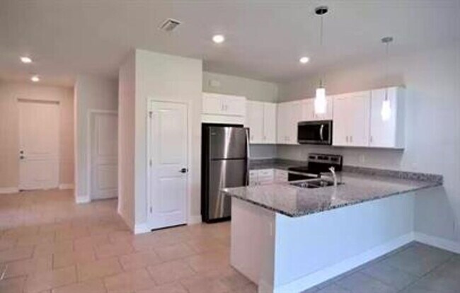 Building Photo - 1035 San Cristobal Ave