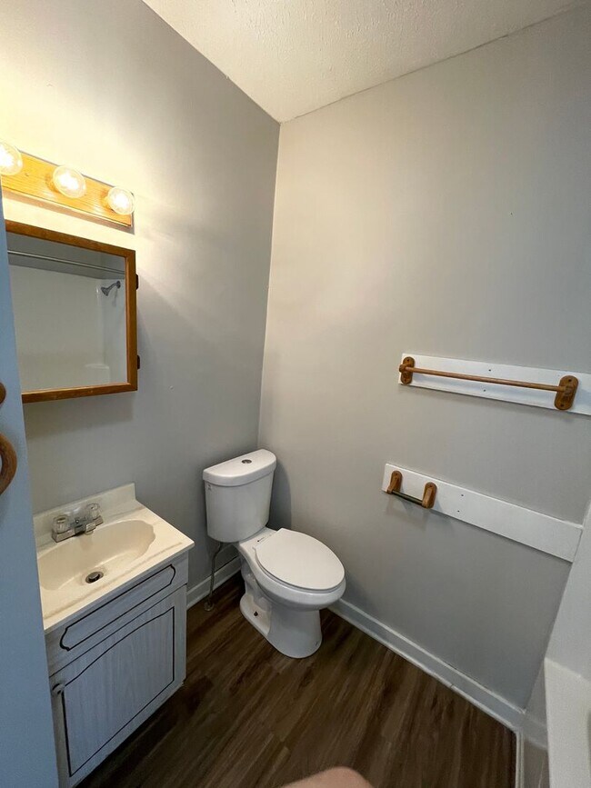 Building Photo - Two Bedroom Single Family Home
