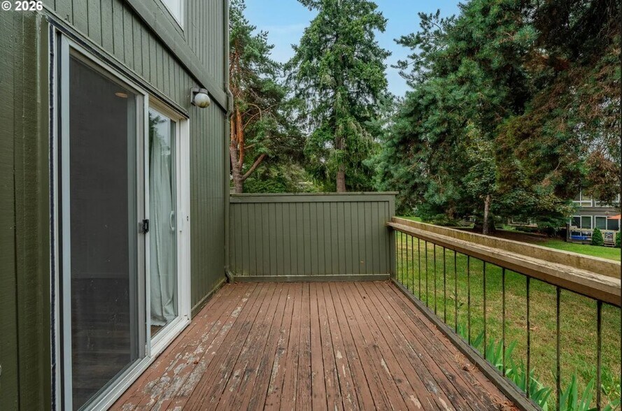Building Photo - 1653 NW Midlake Ln