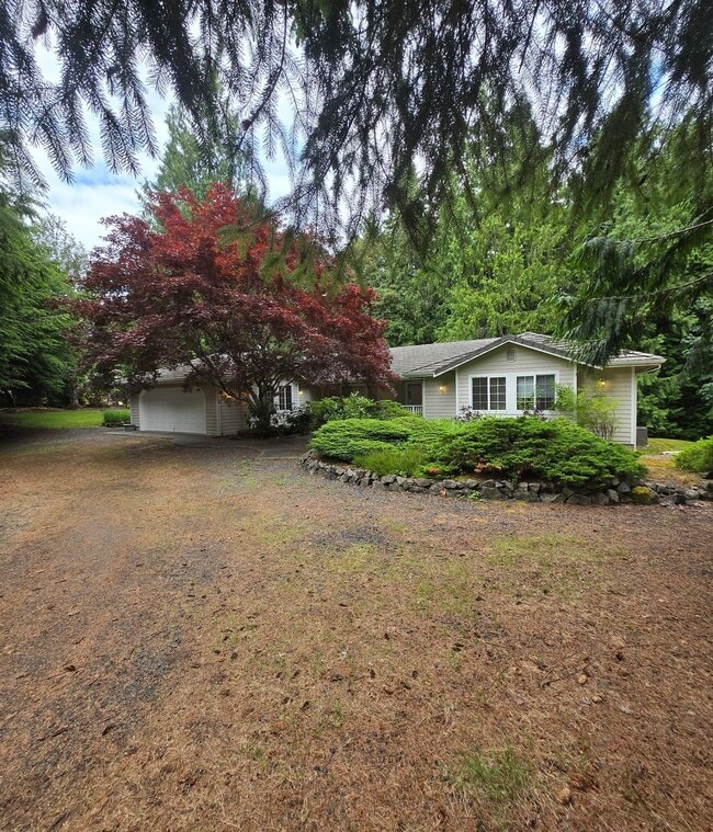 Building Photo - Single Level 3 Bedroom, 2.5 Bath Spacious Home For Rent in Port Ludlow!