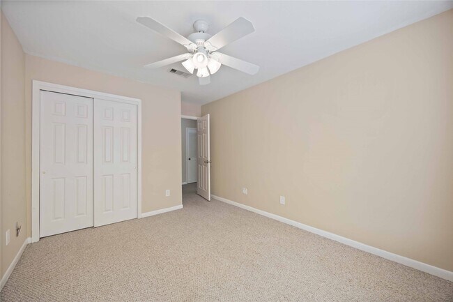 Building Photo - 2325 W Settler's Way