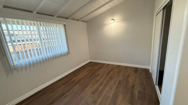 Building Photo - Incredible Remodled 4 bedroom House