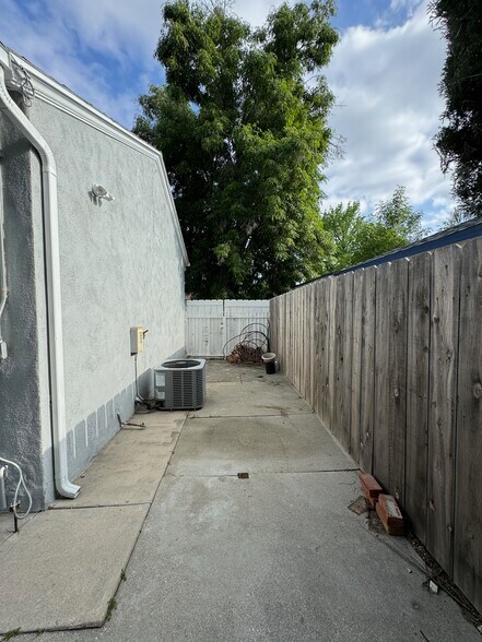 Building Photo - 18043 Martha St